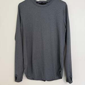 Squat Wolf Mens Long‎ Sleeve Training Shirt Grey Mesh Back Thumbholes Size M
